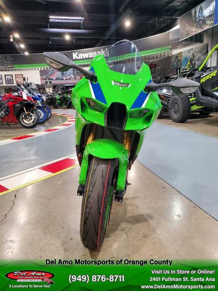 2024 Kawasaki NINJA ZX-10R 40TH ANNIVERSARY EDITION ABSImage 3