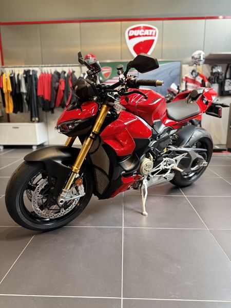 New 2026 Ducati STREETFIGHTER V4S 