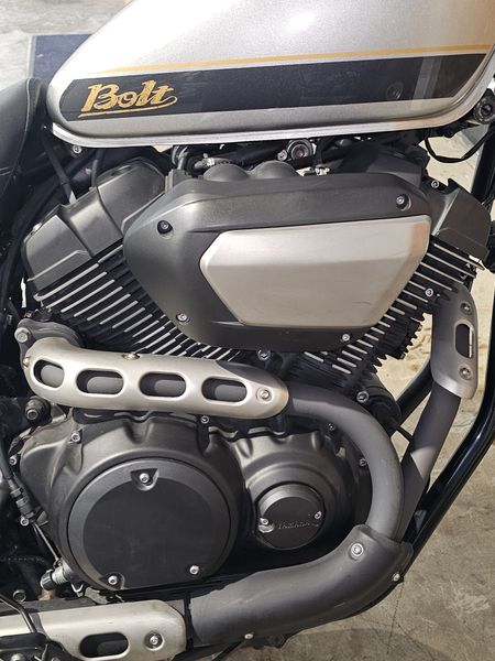 2015 Yamaha BOLT C-SPEC CAImage 16