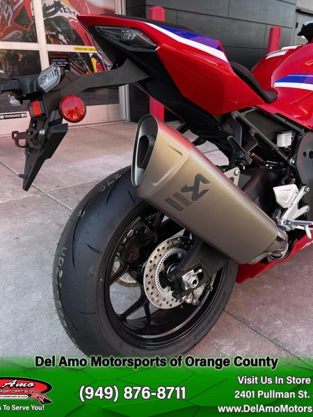 2025 Honda CBR1000RR-R FIREBLADE SPImage 9