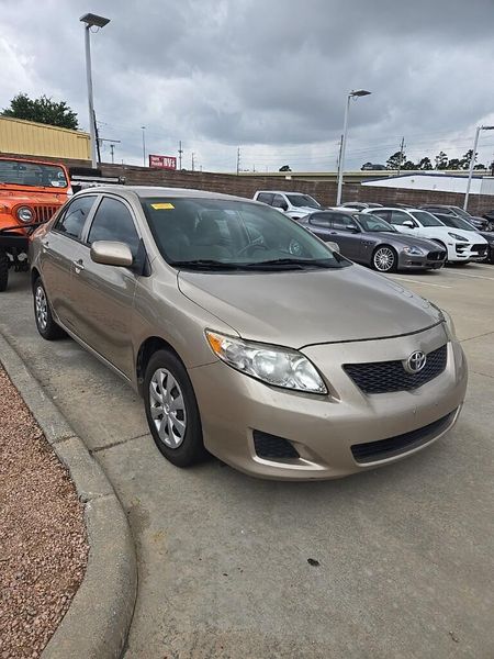 2010 Toyota Corolla LEImage 2