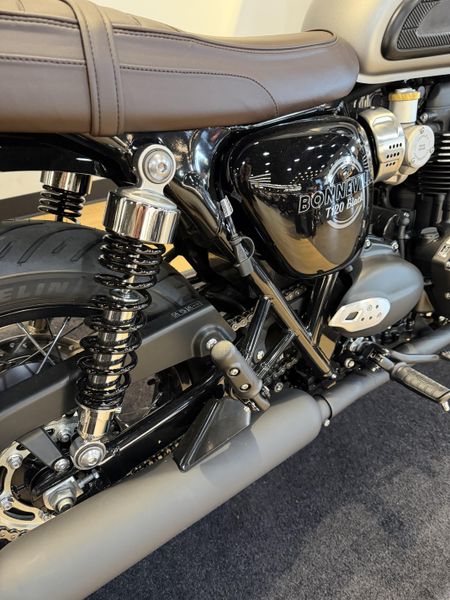 2026 Triumph Bonneville T120 Black
