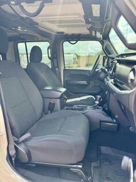 Used 2020 Jeep Gladiator SportImage 14