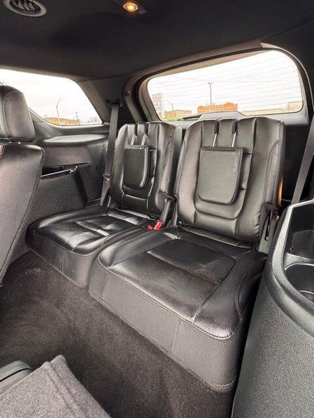 Used 2019 Ford Explorer XLTImage 13