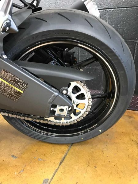 Used 2024 Kawasaki Ninja ZX-6R Base Image 5