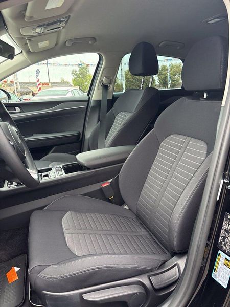 Used 2026 Kia K5 LXSImage 9
