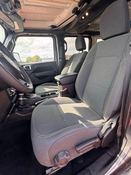 Used 2025 Jeep Wrangler Sport SImage 10