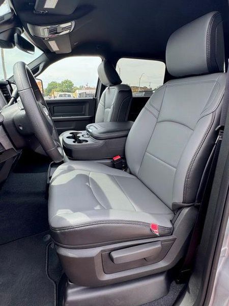 New 2027 RAM 3500 TradesmanImage 11