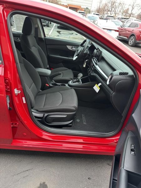 2024 Kia Forte LXSImage 11