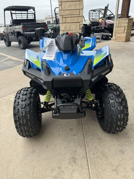 2024 Polaris OUTLAW 70 EFI VELOCITY AND BLUE LIFTED LIMEImage 5