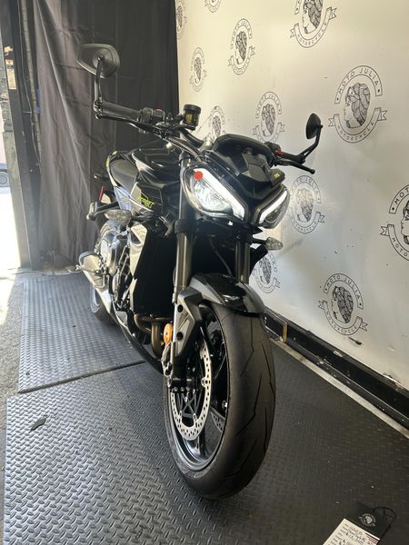 2025 Triumph STREET TRIPLE 765 RS