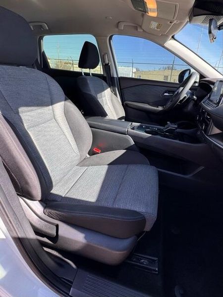 Used 2023 Nissan Rogue SVImage 13