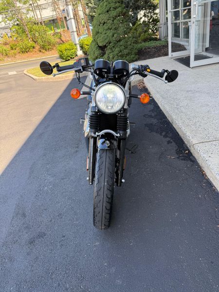 2022 Royal Enfield INT 650Image 3