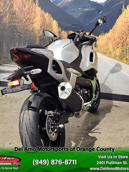 2024 Kawasaki NINJA 7 HYBRID ABS Image 8