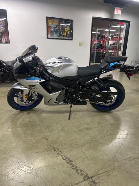 New 2026 Suzuki GSX R750 Image 5