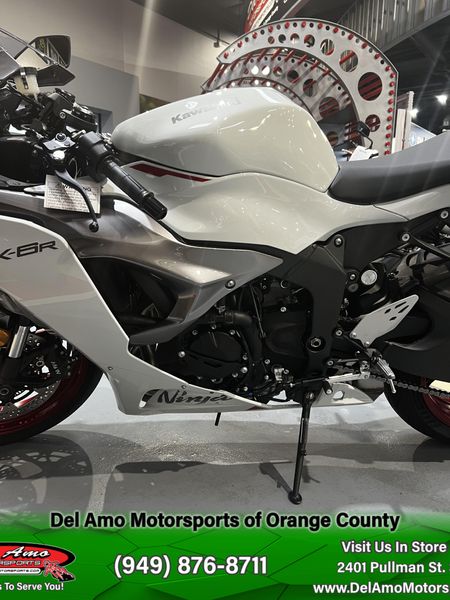 2025 Kawasaki NINJA ZX-6R ABSImage 3