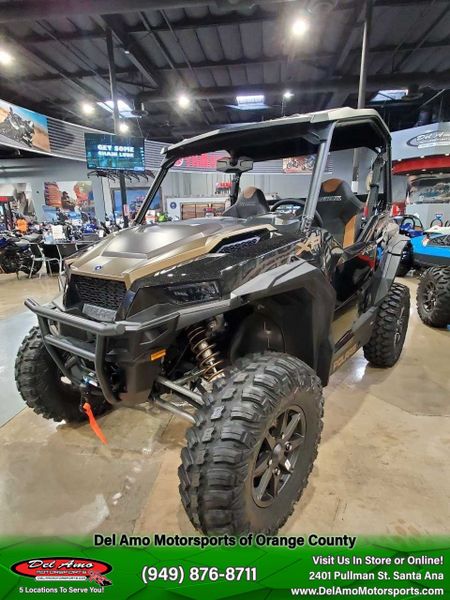 2022 Polaris G22GXD99BJ  in a BLACK CRYSTAL exterior color. Del Amo Motorsports of Orange County (949) 416-2102 delamomotorsports.com 