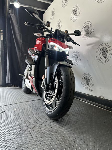 2024 Ducati STREETFIGHTER V4