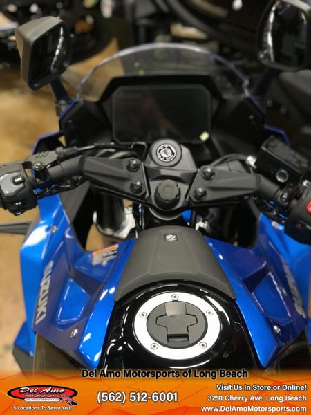 2025 Suzuki GSX-8R Image 8