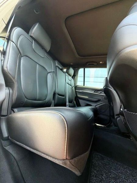 New 2026 Jeep Grand Cherokee 85th Anniversary Edition 4x4Image 14