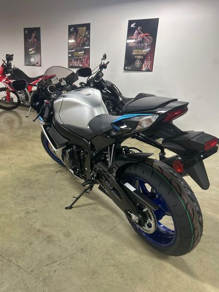 New 2026 Suzuki GSX R750 Image 4