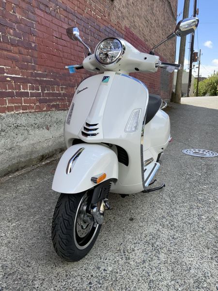 New 2027 Vespa GTS 310 SUPER 