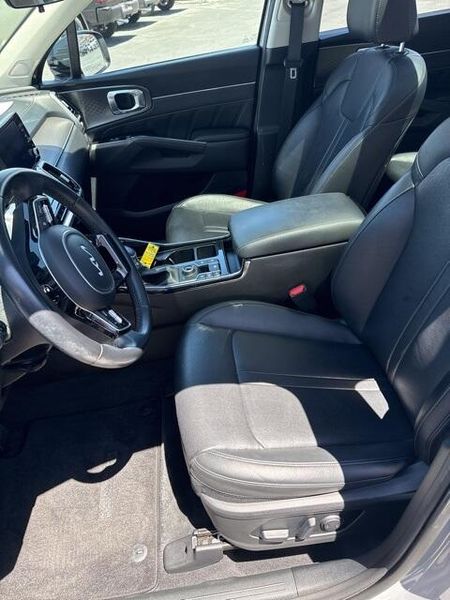 Used 2022 Kia Sorento SXImage 9