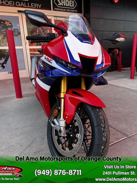 2025 Honda CBR1000RR-R FIREBLADE SPImage 4