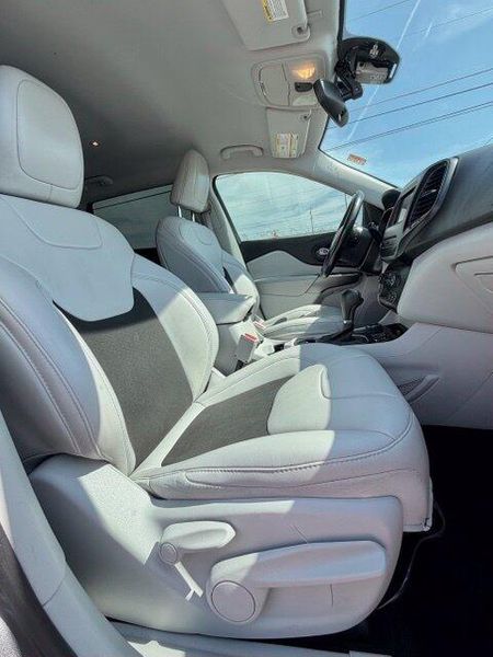 Used 2021 Jeep Cherokee Latitude PlusImage 13