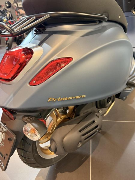 New 2026 Vespa PRIMAVERA 50 OFFICINA 