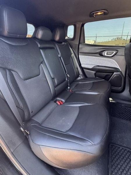 Used 2025 Jeep Compass LatitudeImage 15