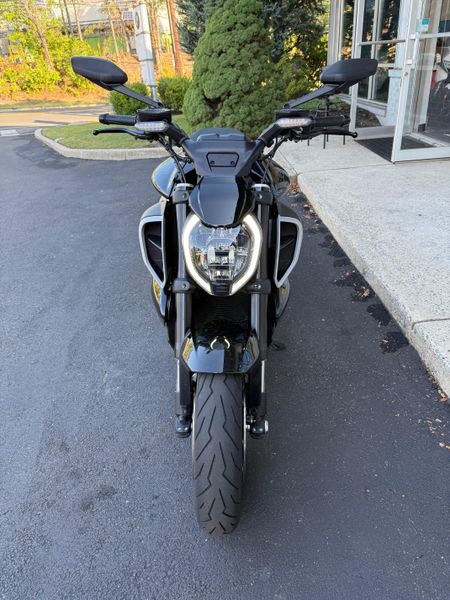 2023 Ducati Diavel V4Image 3