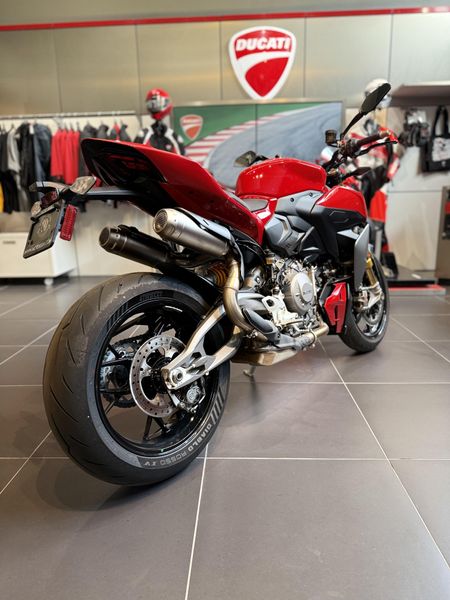 New 2026 Ducati STREETFIGHTER V2S 