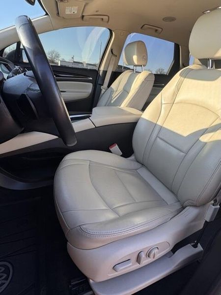 Used 2019 Buick Enclave EssenceImage 11