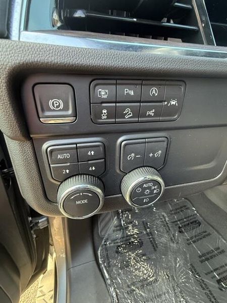 2025 Chevrolet Tahoe Z71 photo 19