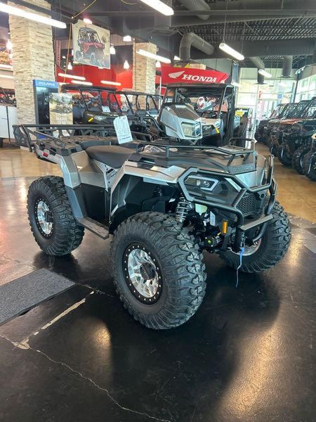 New 2025 Polaris SPORTSMAN 570 ULTIMATE Image 1