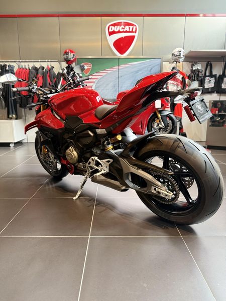 New 2026 Ducati STREETFIGHTER V4S 