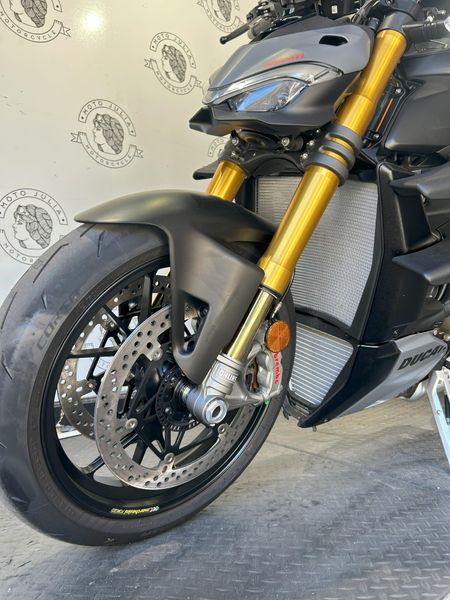 2024 Ducati STREETFIGHTER V4S