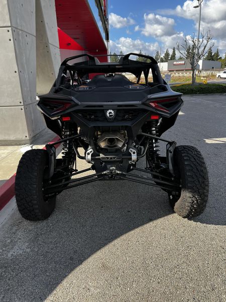 2025 Can-Am MAVERICK R MAX X RS WITH SMART-SHOX 999T DCT Image 6