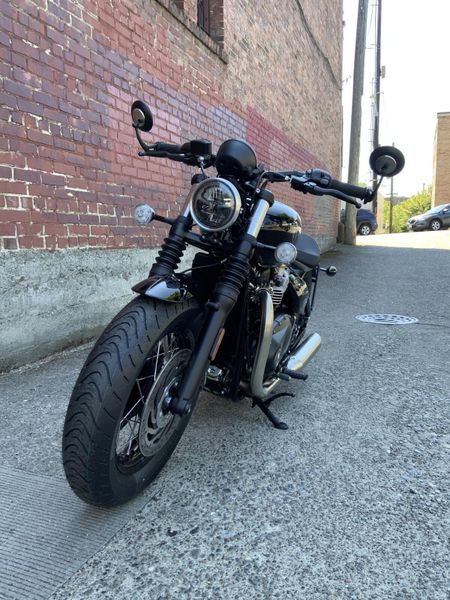 2027 Triumph BONNEVILLE BOBBER