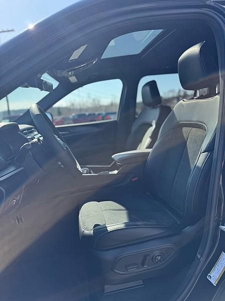 New 2025 Jeep Grand Cherokee L Altitude X 4x4Image 2