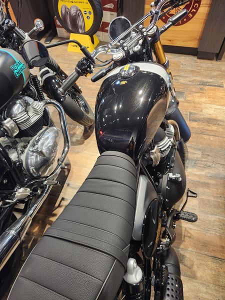 2025 Royal Enfield INT BEAR 650 Image 2