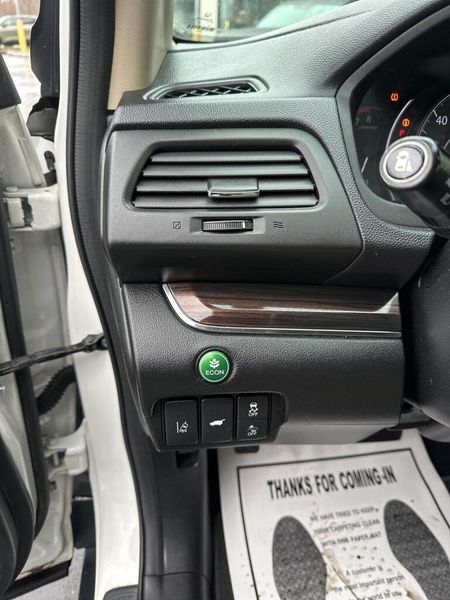 2015 Honda CR-V TouringImage 21