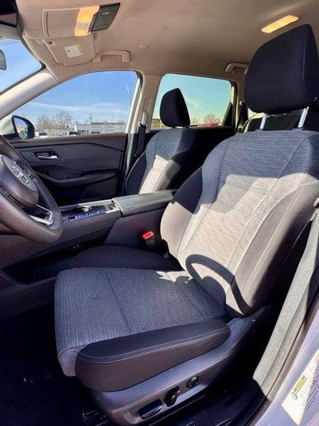 Used 2023 Nissan Rogue SVImage 10