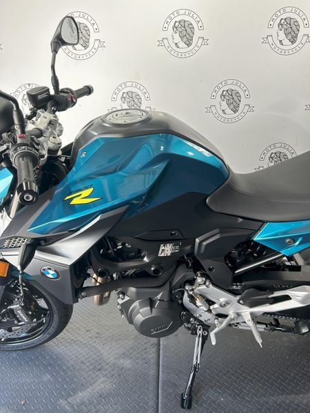 2025 BMW F 900 R 