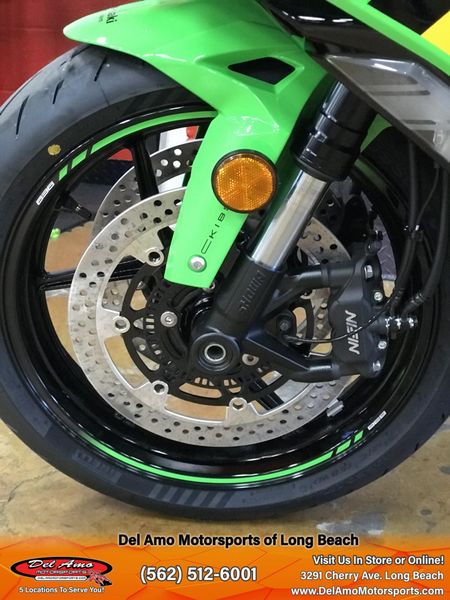 2025 Kawasaki NINJA ZX-6R KRT EDITION ABSImage 2