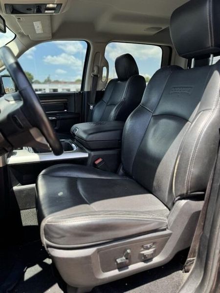 2016 RAM 1500 LaramieImage 10