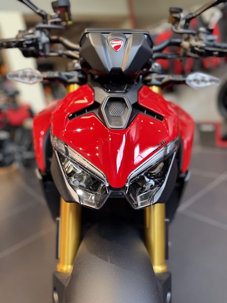 New 2026 Ducati STREETFIGHTER V2S 