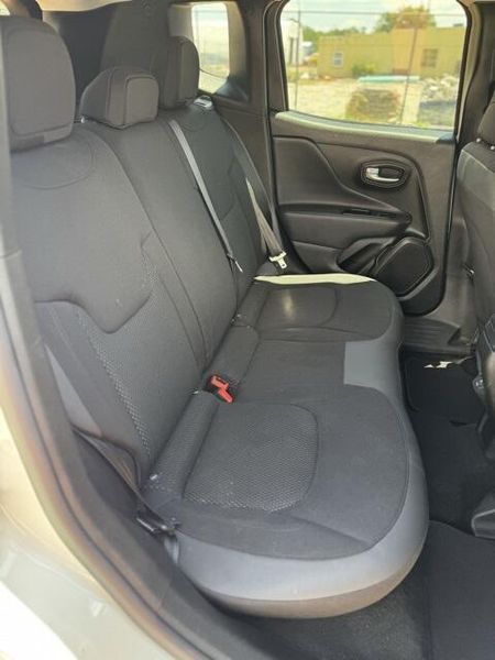 Used 2020 Jeep Renegade AltitudeImage 16