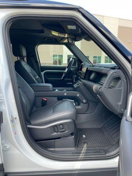 2025 Land Rover Defender S